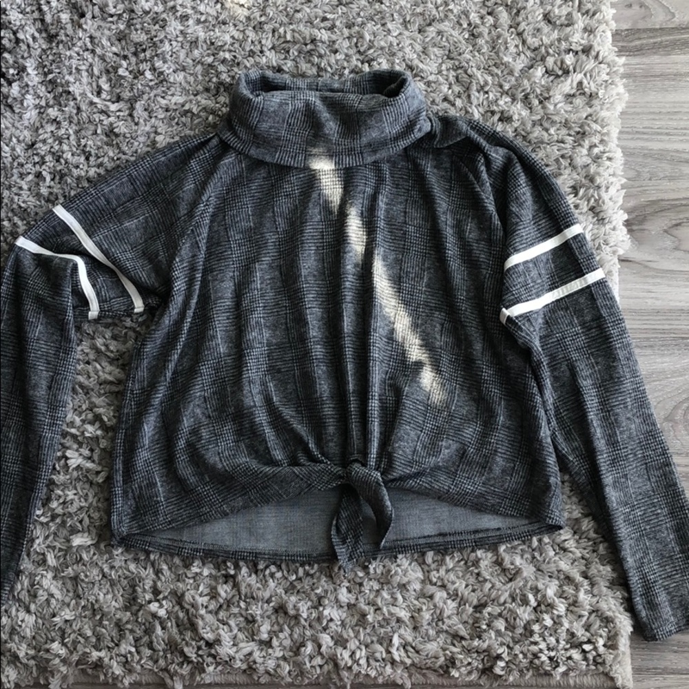 Super SOFT grey plaid turtle neck cropped sweater
